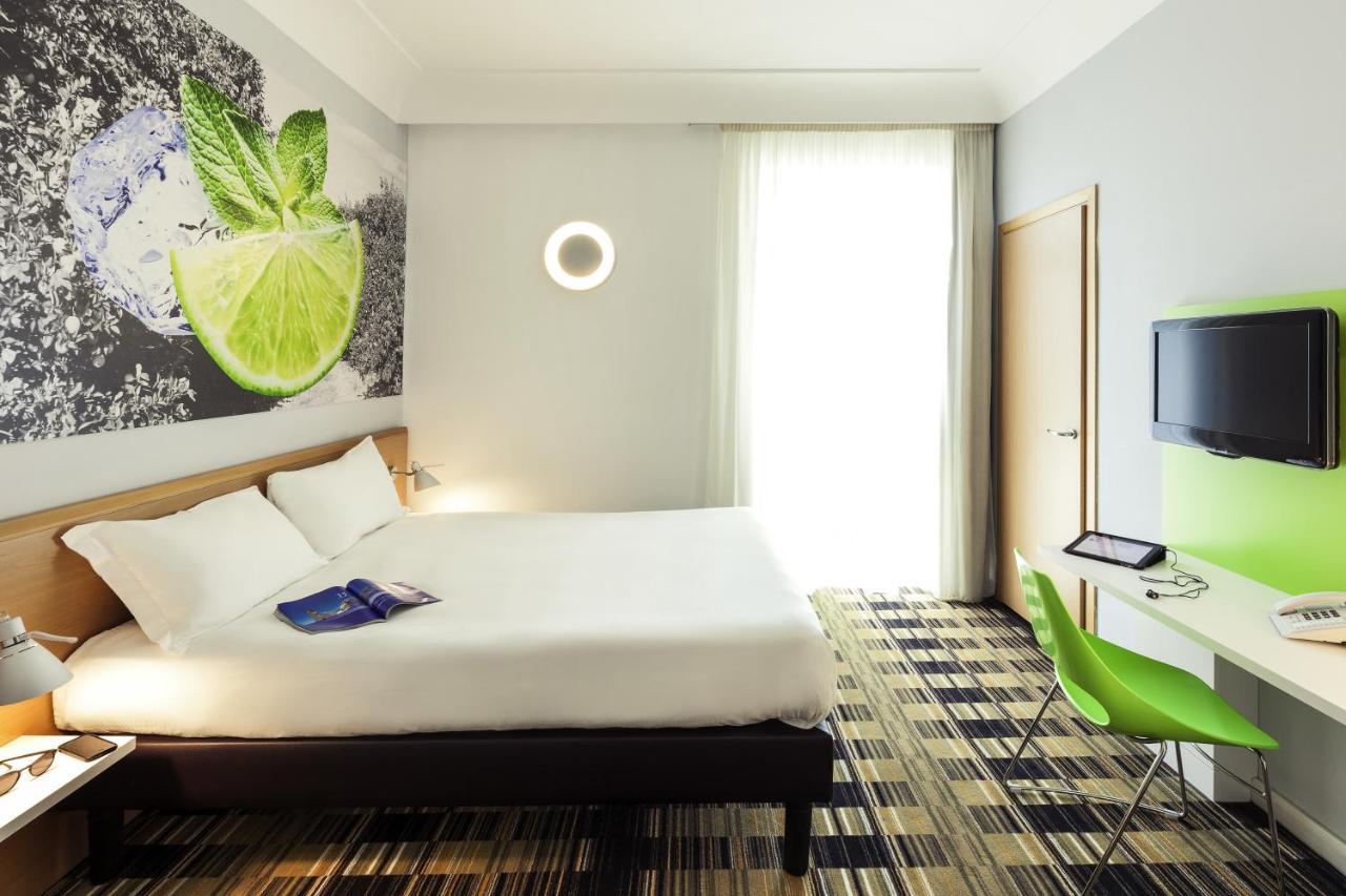 Ibis Styles Napoli Garibaldi Hotel Kamer foto