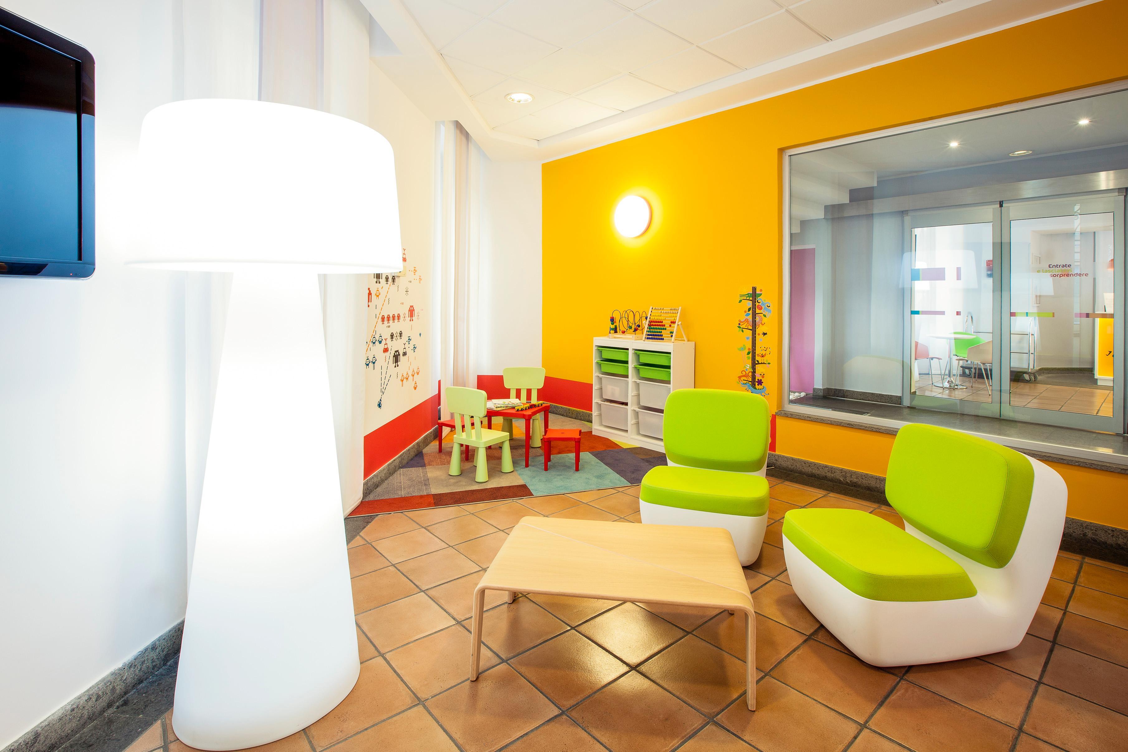 Ibis Styles Napoli Garibaldi Hotel Buitenkant foto