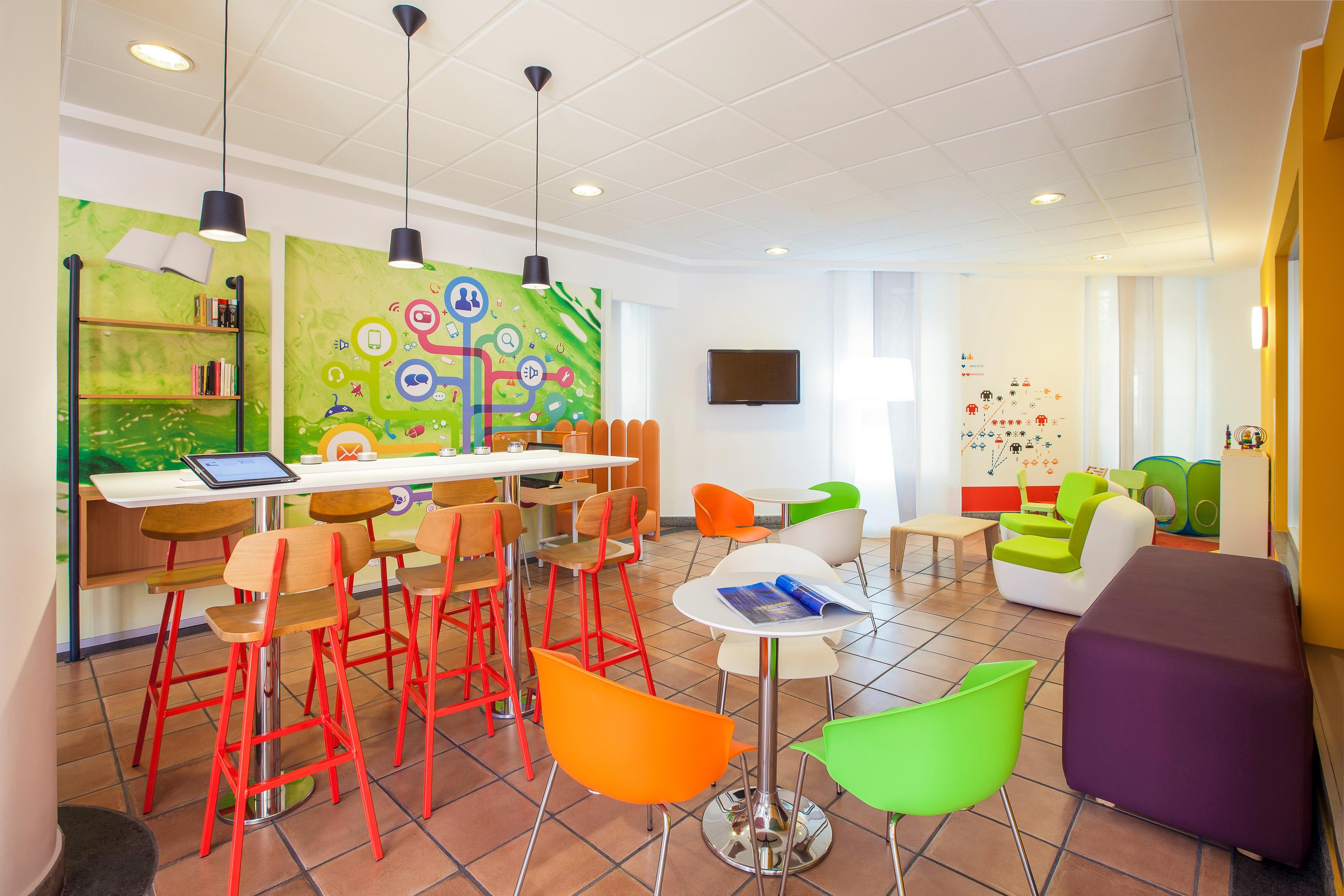 Ibis Styles Napoli Garibaldi Hotel Buitenkant foto