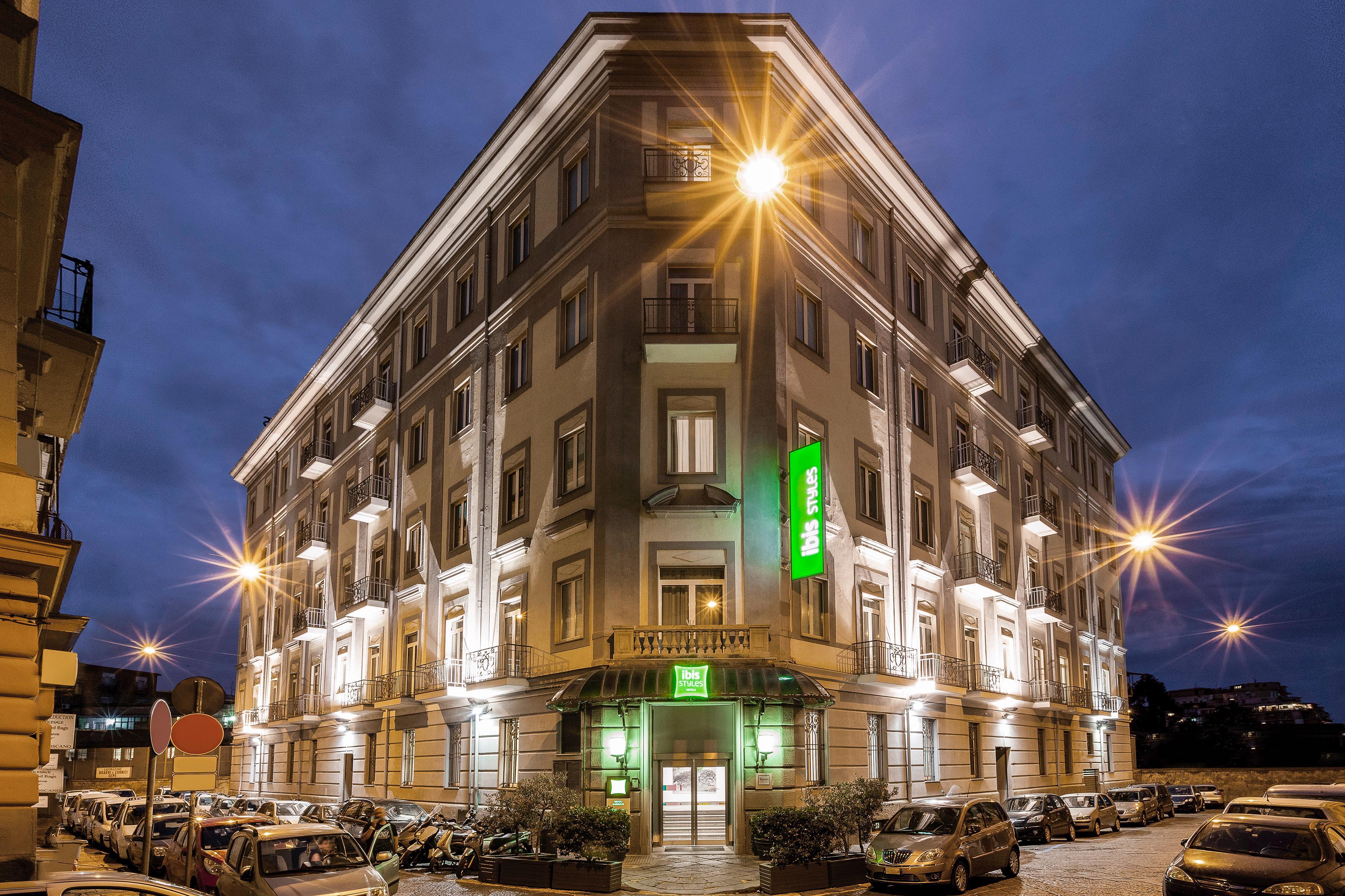 Ibis Styles Napoli Garibaldi Hotel Buitenkant foto