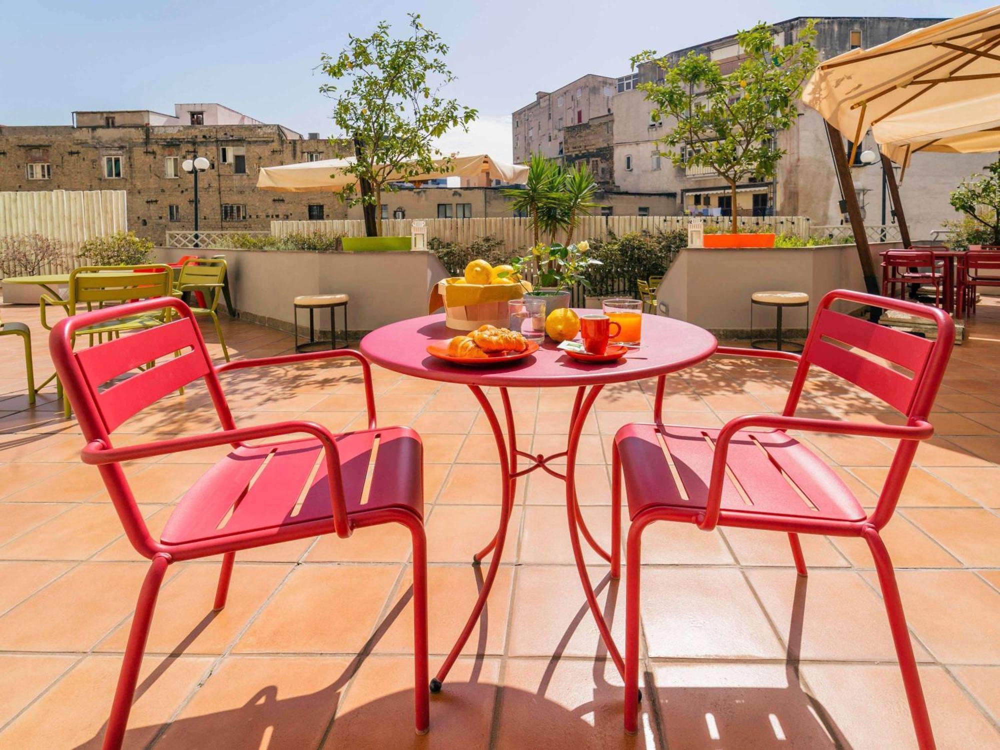 Ibis Styles Napoli Garibaldi Hotel Buitenkant foto