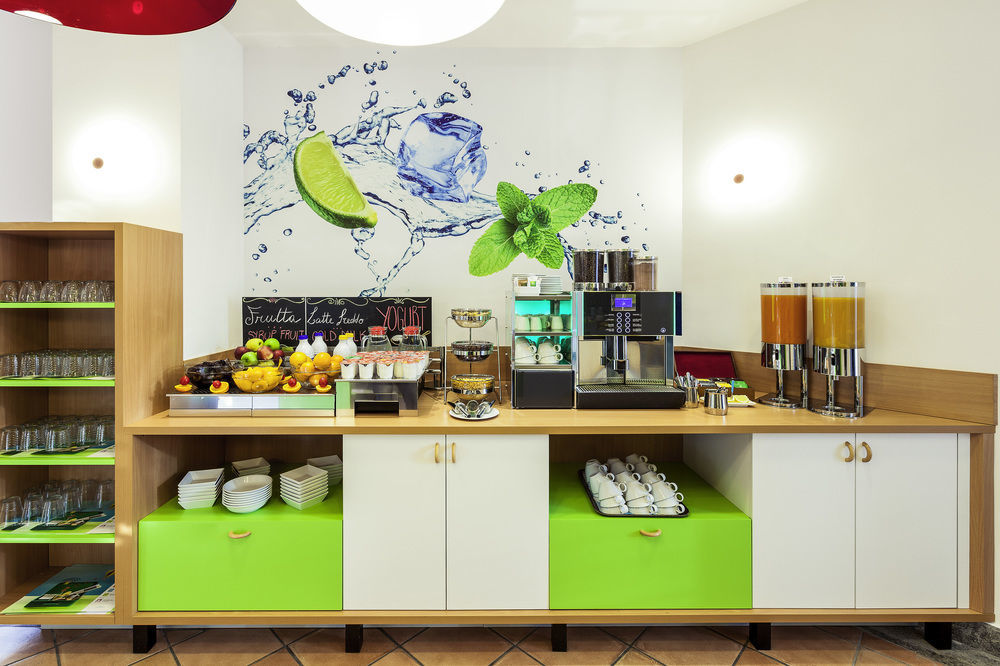 Ibis Styles Napoli Garibaldi Hotel Buitenkant foto